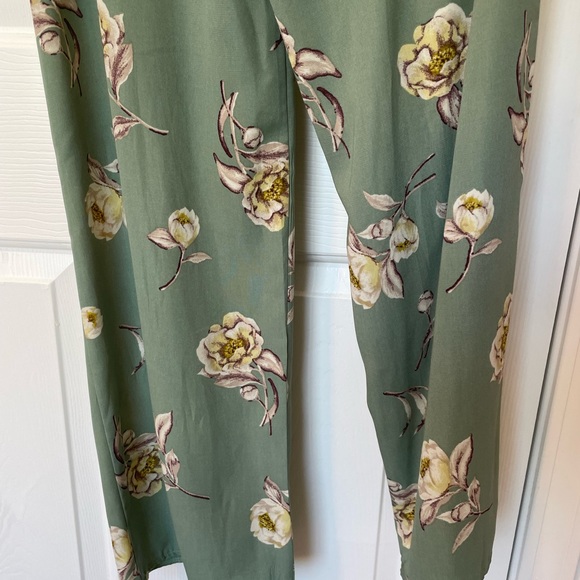 Xhilaration Floral Pastel Green Wide Leg Jumpsuit size XS - Picture 7 of 11